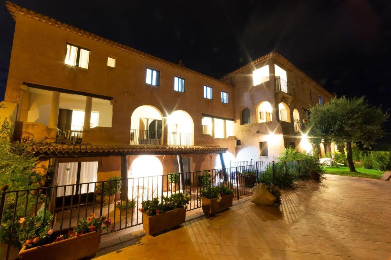 Residence La Rosa Loiri Porto San Paolo Exterior foto
