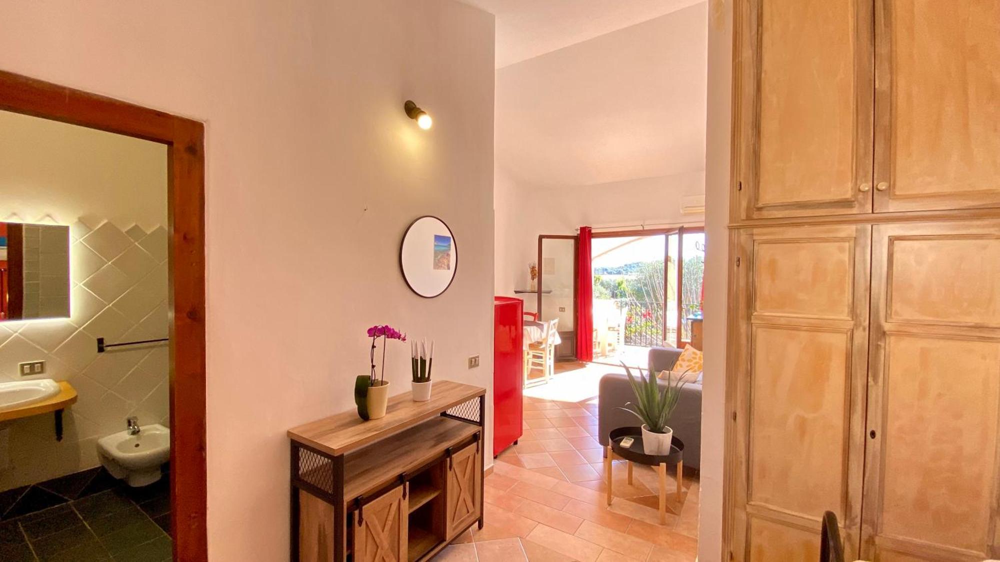 Residence La Rosa Loiri Porto San Paolo Exterior foto