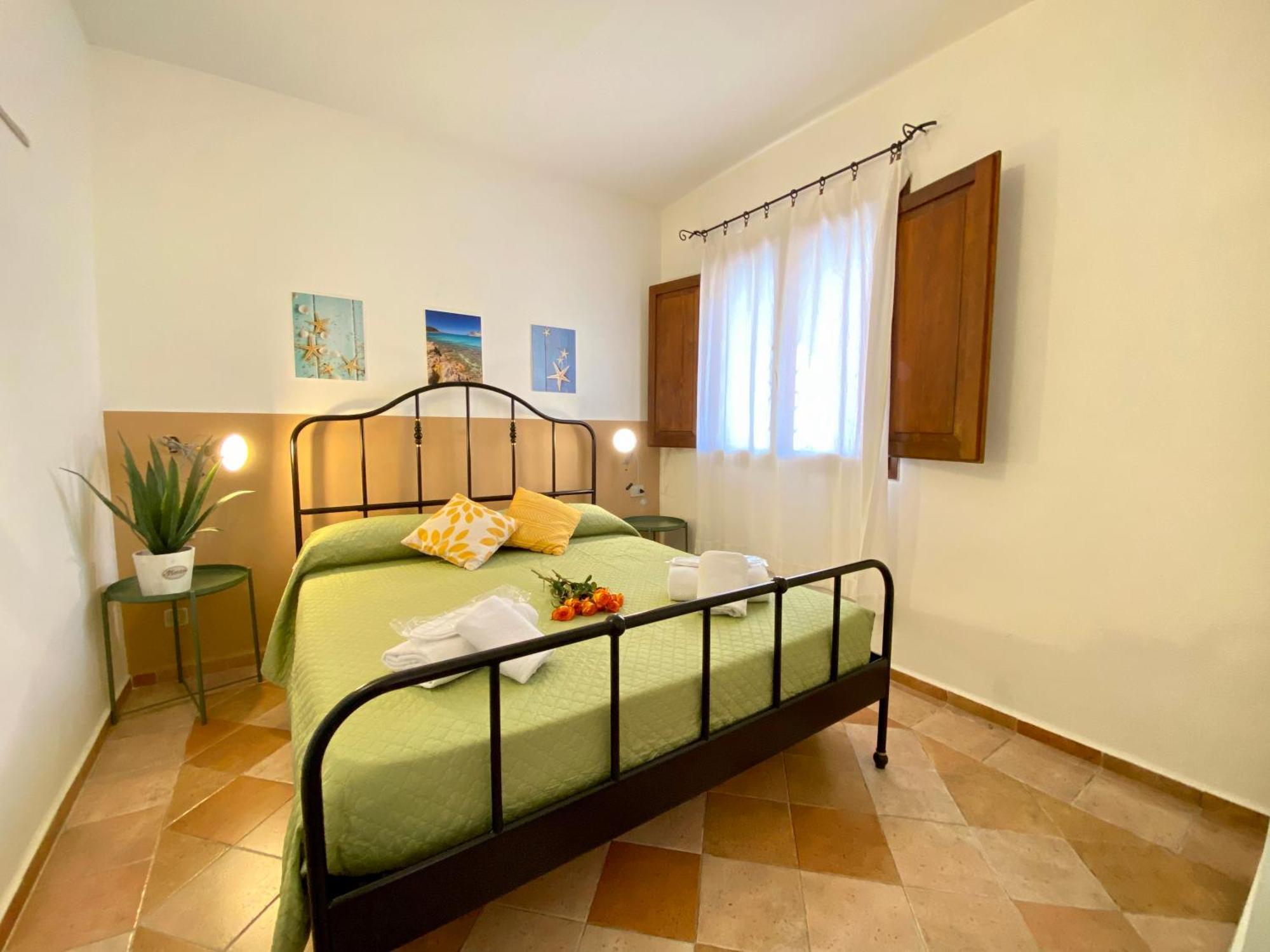 Residence La Rosa Loiri Porto San Paolo Exterior foto